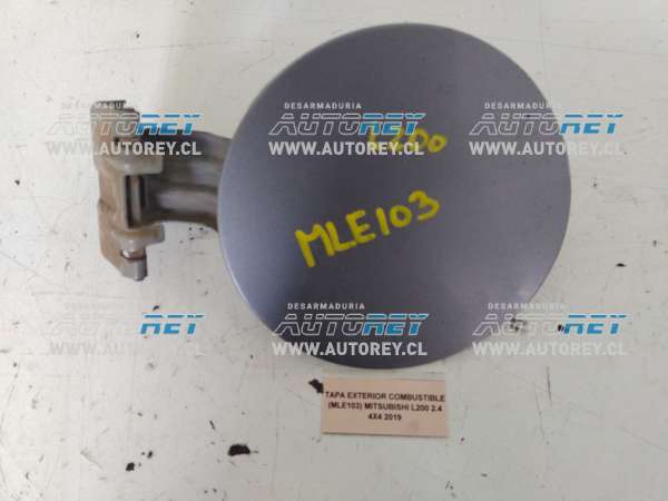 Tapa Exterior Combustible (MLE103) Mitsubishi L200 2.4 4×4 2019 $25.000 + IVA