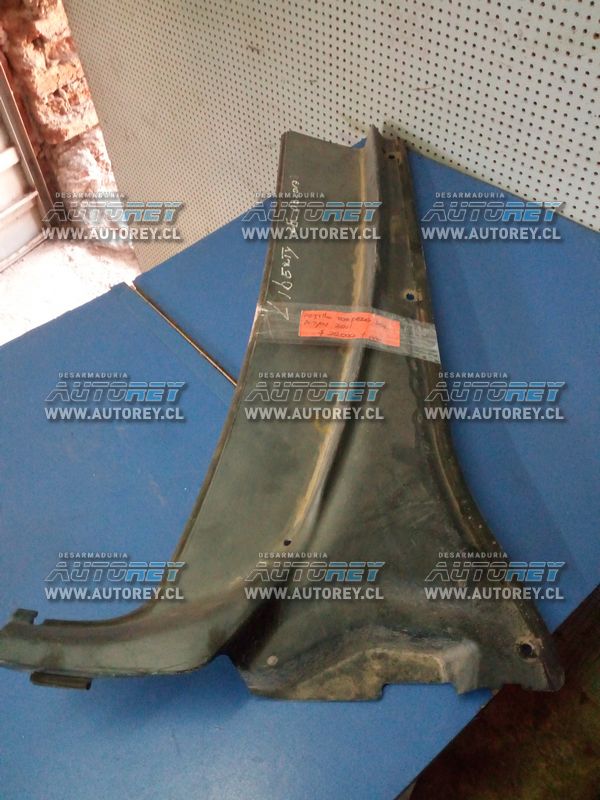 Rejilla torpedo derecha Ssangyong Actyon 2007 al 2012 $15.000 mas iva