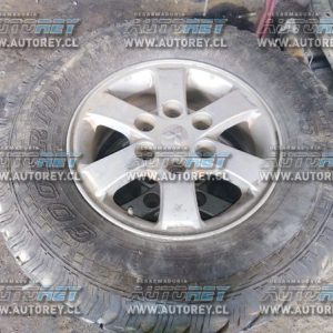 Llanta aluminio con neumático 24575R16 (308)mitsubishi L200 2015 $70.000 más iva