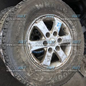 Llanta de aluminio con neumático (553) 24575R16 Mitsubishi L200 0715 $70.000 más iva