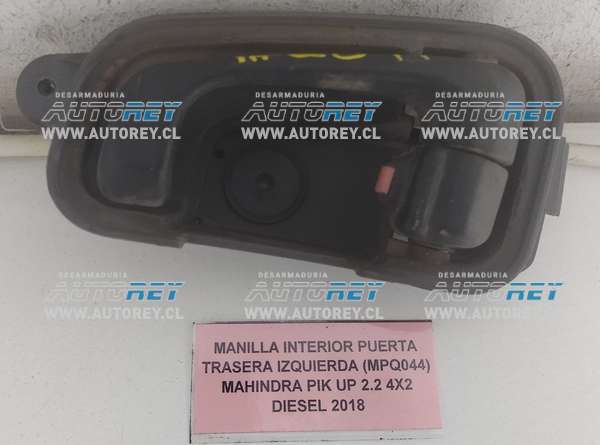 Manilla Interior Puerta Trasera Izquierda (MPQ044) Mahindra Pik Up 2.2 4×2 Diesel 2018 $5.000 + IVA