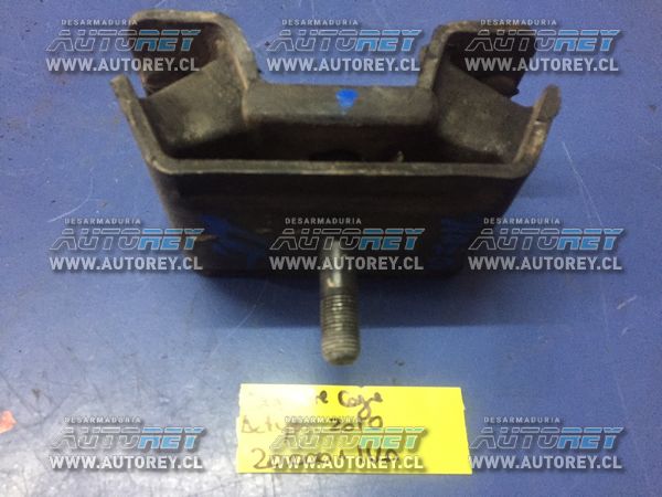 soporte caja cambio Ssangyong Actyon 2007 al 2012 $15.000 mas iva (6)