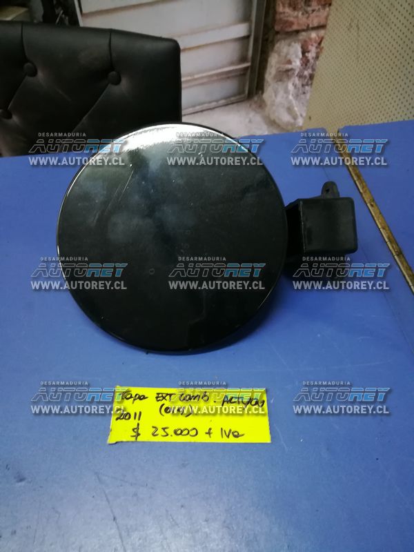 Tapa combustible exterior Ssangyong Actyon 2007 al 2012 $18.000 mas iva (3)