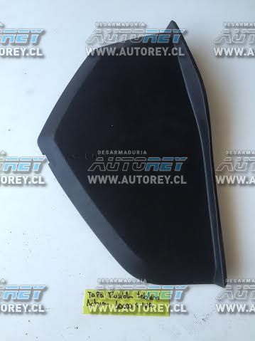 Tapa fusibles interior derecha tablero Ssangyong Actyon 2007 al 2012 $5.000 mas iva (3)