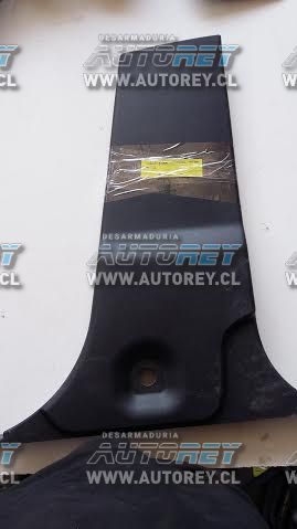 Tapiz cubre pilar central inferior derecho Ssangyong Actyon 2007 al 2012 $10.000 mas iva (4)