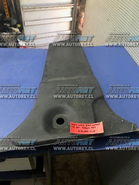 Tapiz cubre pilar central inferior derecho Ssangyong Actyon 2007 al 2012 $10.000 mas iva