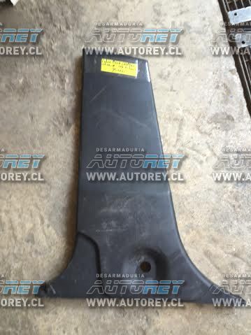 Tapiz cubre pilar central inferior izquierdo Ssangyong Actyon 2007 al 2012 $10.000 mas iva (2)