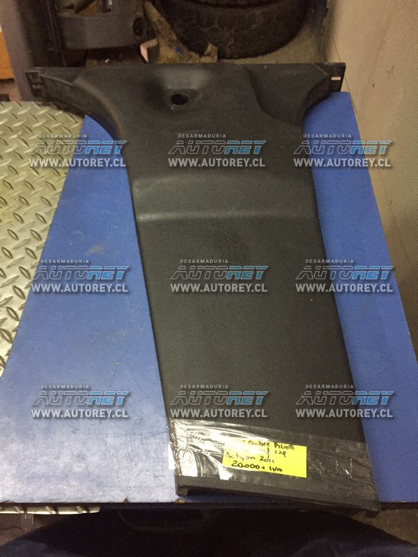 Tapiz cubre pilar central inferior izquierdo Ssangyong Actyon 2007 al 2012 $10.000 mas iva