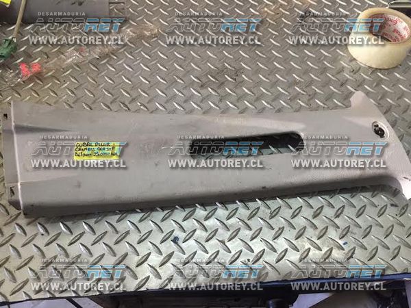 Tapiz cubre pilar central superior derecho Ssangyong Actyon 2007 al 2012 $10.000 mas iva (3)