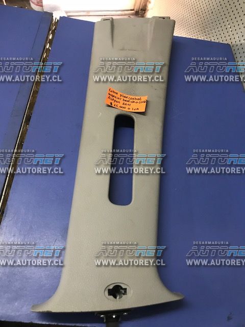 Tapiz cubre pilar central superior derecho Ssangyong Actyon 2007 al 2012 $10.000 mas iva