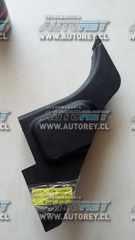 Tapiz cubre pilar delantero inferior derecho Ssangyong Actyon 2007 al 2012 $10.000 mas iva