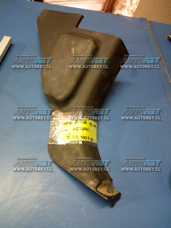 Tapiz cubre pilar delantero inferior derecho Ssangyong Actyon 2007 al 2012 $10.000 mas iva