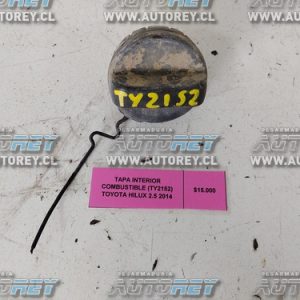 Tapa Interior Combustible (TY2152) Toyota Hilux 2.5 2014 $10.000 + IVA