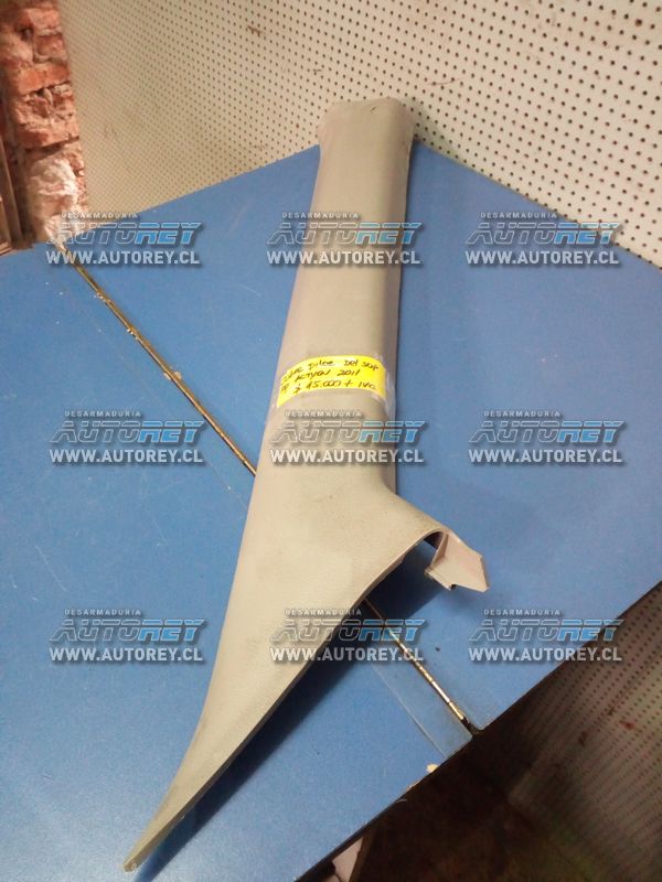 Tapiz cubre pilar delantero superior izquierdo Ssangyong Actyon 2007 al 2012 $10.000 mas iva (4)