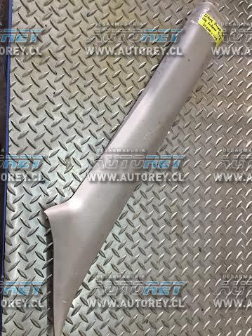 Tapiz cubre pilar delantero superior izquierdo Ssangyong Actyon 2007 al 2012 $10.000 mas iva