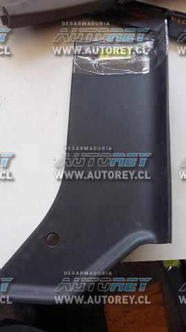 Tapiz cubre pilar trasero inferior derecho Ssangyong Actyon 2007 al 2012 $10.000 mas iva (3)