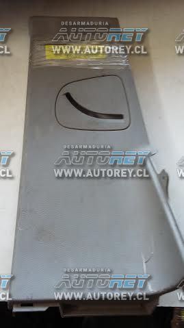 Tapiz cubre pilar trasero superior derecho Ssangyong Actyon 2007 al 2012 $10.000 mas iva