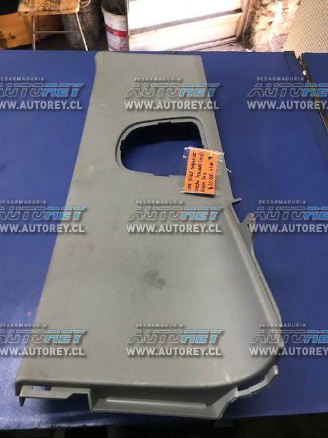 Tapiz cubre pilar trasero superior izquierdo Ssangyong Actyon 2007 al 2012 $10.000 mas iva