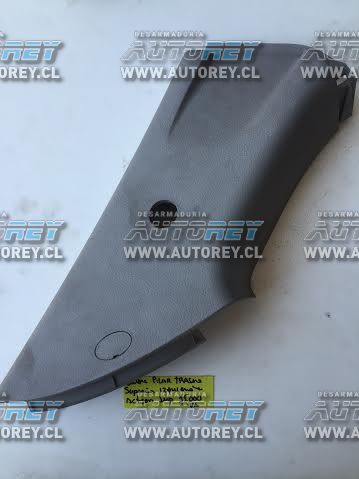 Tapiz cubre pilar trasero superior izquierdo Ssangyong Actyon Jeep 2007 al 2012 $10.000 mas iva