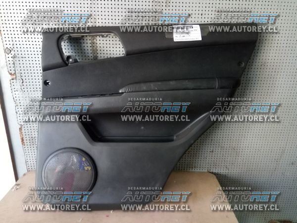 Tapiz puerta trasera derecha Ssangyong Actyon Jeep 2007 al 2012 $20.000 más iva