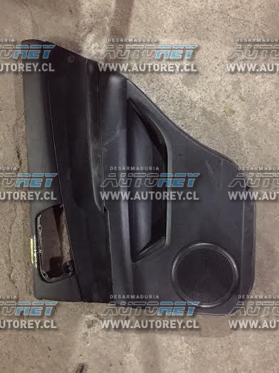 Tapiz puerta trasero derecho Ssangyong Actyon Jeep 2007 al 2012 $20.000 más iva