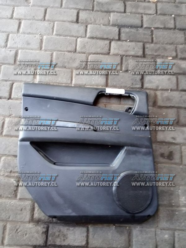 Tapiz puerta trasero izquierdo Ssangyong Actyon 2007 al 2012 $20.000 más iva
