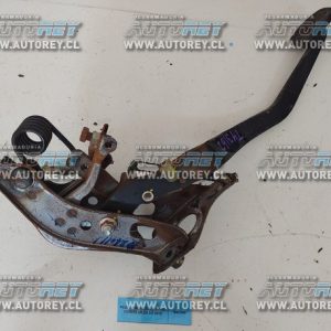 Pedal Embrague (TY3162) Toyota Hilux 3.0 2012 $45.000 + IVA