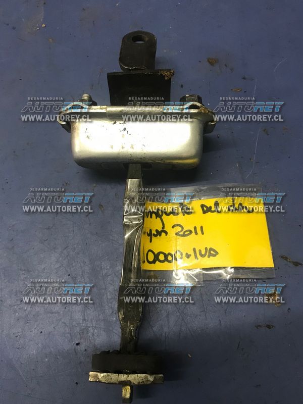 Trinquete puerta delantera derecha Ssangyong Actyon 2007 al 2012 $10.000 mas iva (3)