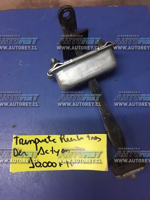 Trinquete puerta trasera derecha Ssangyong Actyon 2007 al 2012 $10.000 mas iva (5)