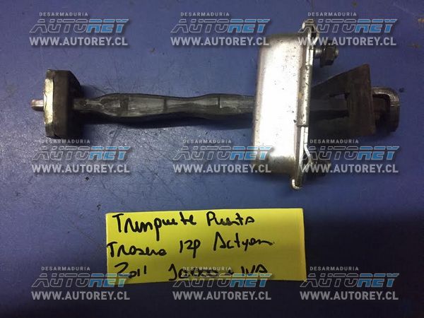 Trinquete puerta trasera izquierda Ssangyong Actyon 2007 al 2012 $10.000 mas iva (6)