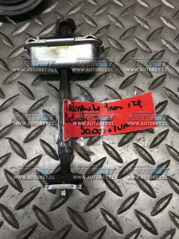 Trinquete puerta trasera izquierda Ssangyong Actyon 2007 al 2012 $10.000 mas iva