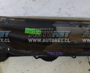 Rejilla Torpedo Derecha (MBC253) Mazda BT50 2019 4×4 2.2 $40.000 + IVA