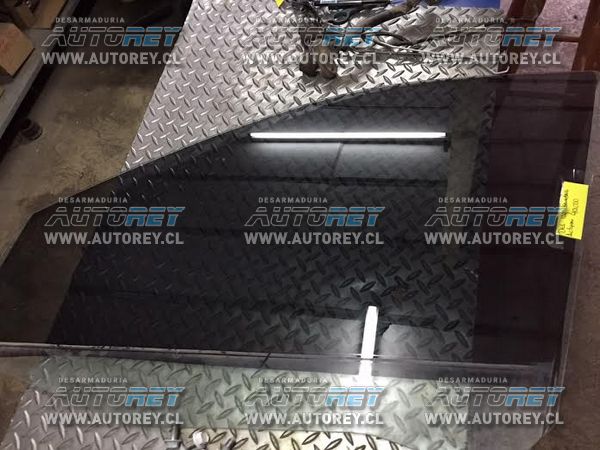 Vidrio puerta delantero izquierdo Ssangyong Actyon 2007 al 2012 $35.000 mas iva (2)