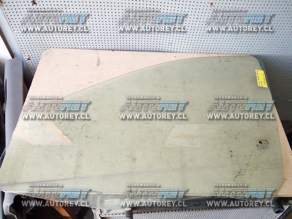 Vidrio puerta delantero izquierdo Ssangyong Actyon 2007 al 2012 $35.000 mas iva (3)