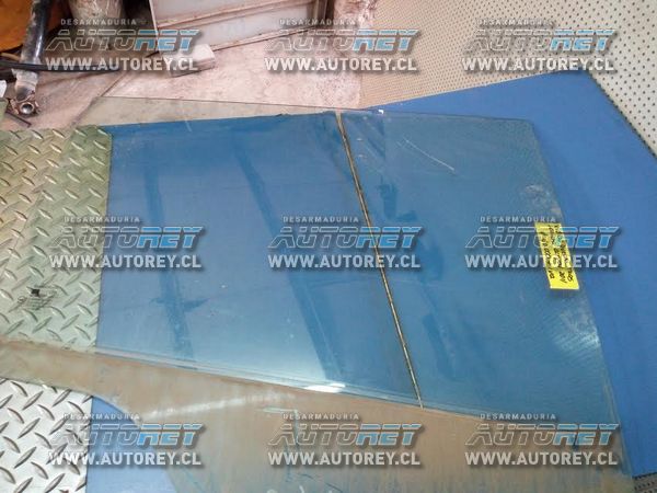 Vidrio puerta trasero derecho Ssangyong Actyon 2007 al 2012 $25.000 mas iva (4)