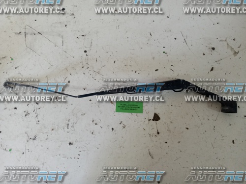 Plumilla Derecha Incompleta (FIF029) Fiat FullBack 2018 4×4 $10.000 + IVA