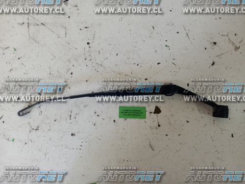 Plumilla Izquierda Incompleta (FIF030) Fiat FullBack 2018 4×4 $10.000 + IVA