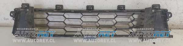 Rejilla Parachoque Delantero (MLF170) Mitsubishi L200 2.4 4×2 Diesel 2019 $30.000 + IVA