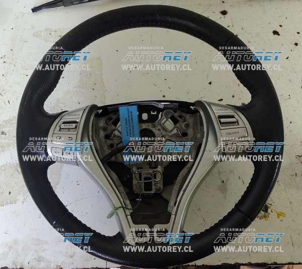 Manubrio Con Botones (NPD346) Nissan NP300 4×4 AUT Diesel 2.3 2018