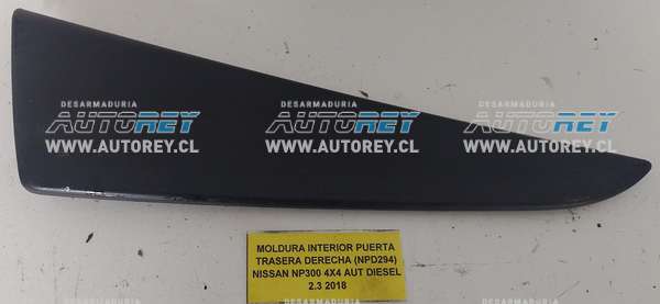 Moldura Interior Puerta Trasera Derecha (NPD294) Nissan NP300 4×4 AUT Diesel 2.3 2018