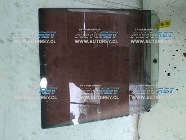 Vidrio Puerta Trasera Derecha (MHS218) Mahindra New Scorpio 2.2 2014 4×2