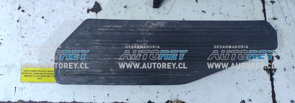 Tapiz Cubre Zócalo Trasero Derecho (VBM144) Volkswagen Amarok 2.0 Biturbo MEC 4×2 2012