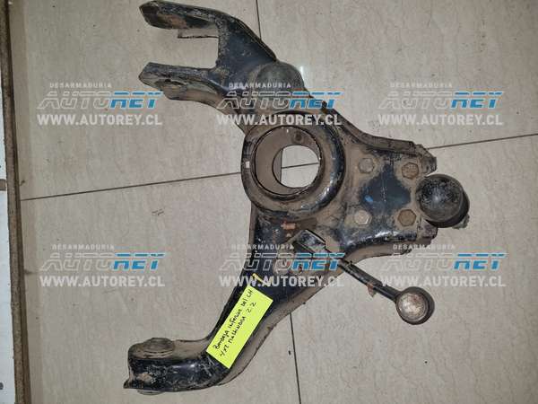 Bandeja inferior delantera izquierda Mahindra pick up 4×2 2.2