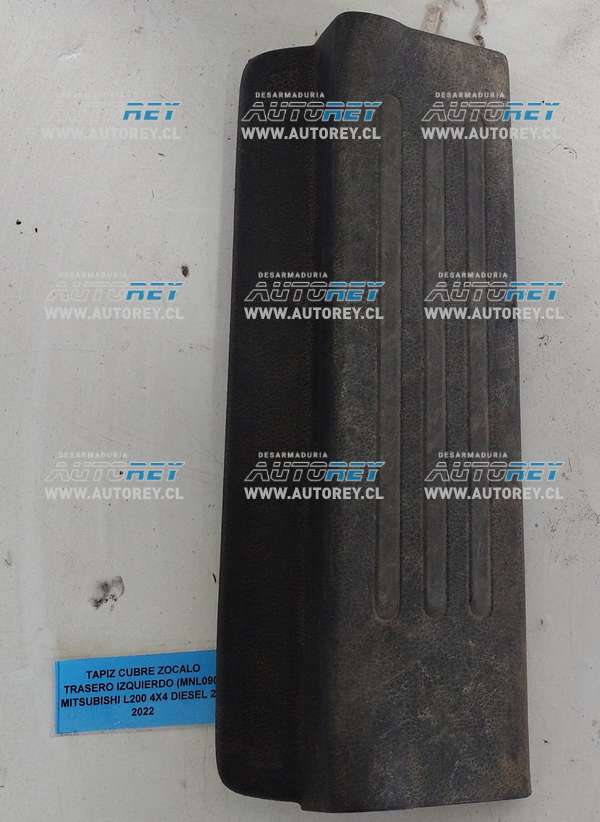 Tapiz Cubre Zocalo Trasero Izquierdo (MNL090) Mitsubishi L200 4×4 Diesel 2.4 2022