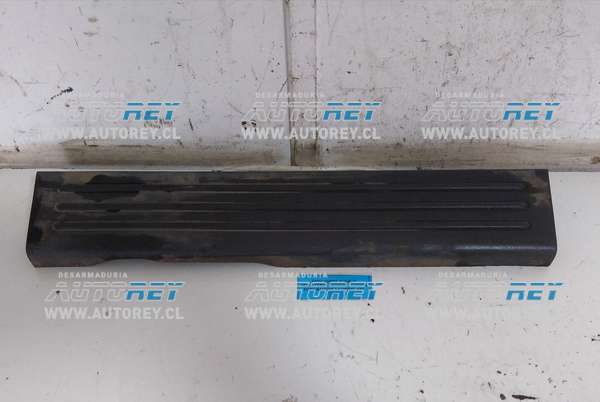 Tapiz cubre zócalo delantero izquierdo (FRF212) Ford Ranger 3.2 Diesel 4×4 2020