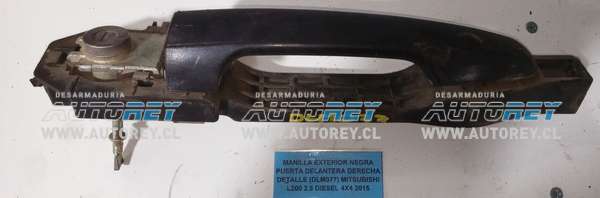 Manilla Exterior Negra Puerta Delantera Derecha Detalle (DLM077) Mitsubishi L200 2.5 Diesel 4×4 2015