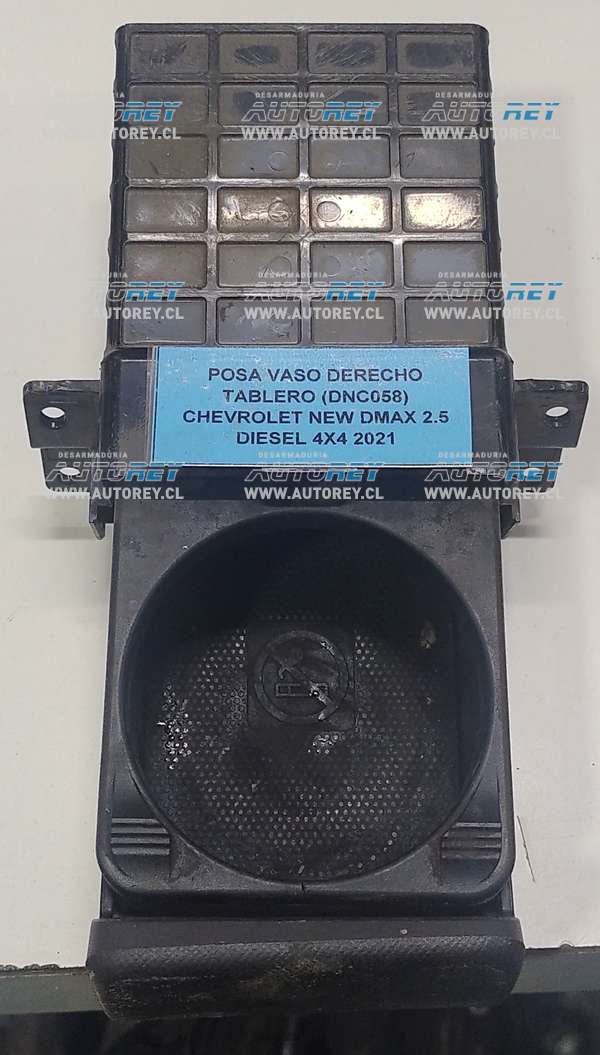 Posa Vaso Derecho Tablero (DNC058) Chevrolet New Dmax 2.5 Diesel 4×4 2021