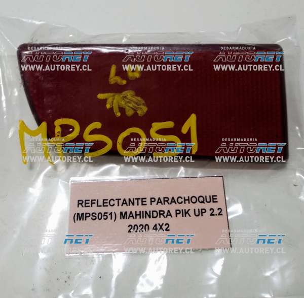 Reflectante Parachoque (MPS051) Mahindra PIK UP 2.2 2020 4×2