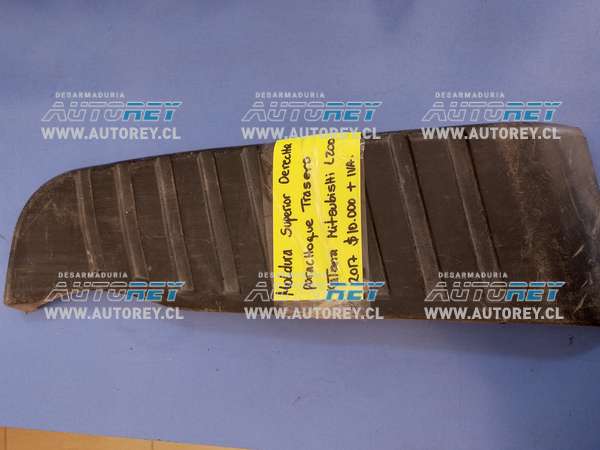 Moldura parachoque trasero derecho Mitsubishi l200 2.4