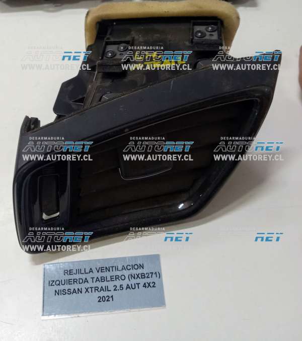 Rejilla Ventilación Izquierda Tablero (NXB271) Nissan Xtrail 2.5 AUT 4×2 2021